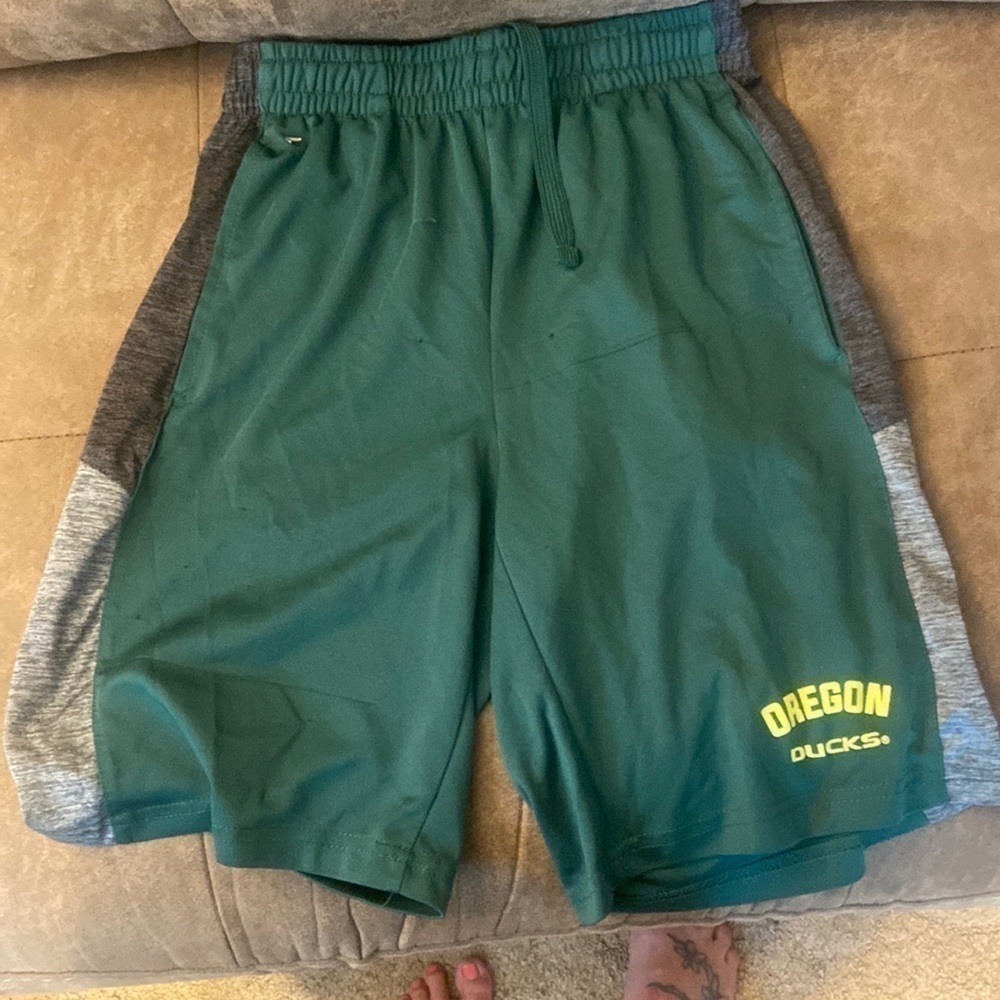 𝅺mens Oregon Ducks Colosseum athletic shorts